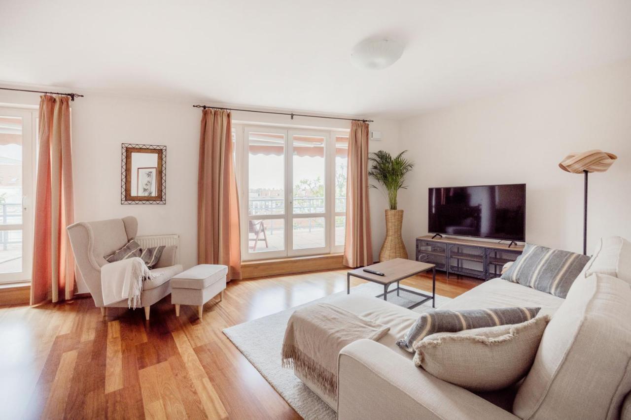 בודפשט Bright And Spacious Penthouse W/ Terrace & Parking מראה חיצוני תמונה