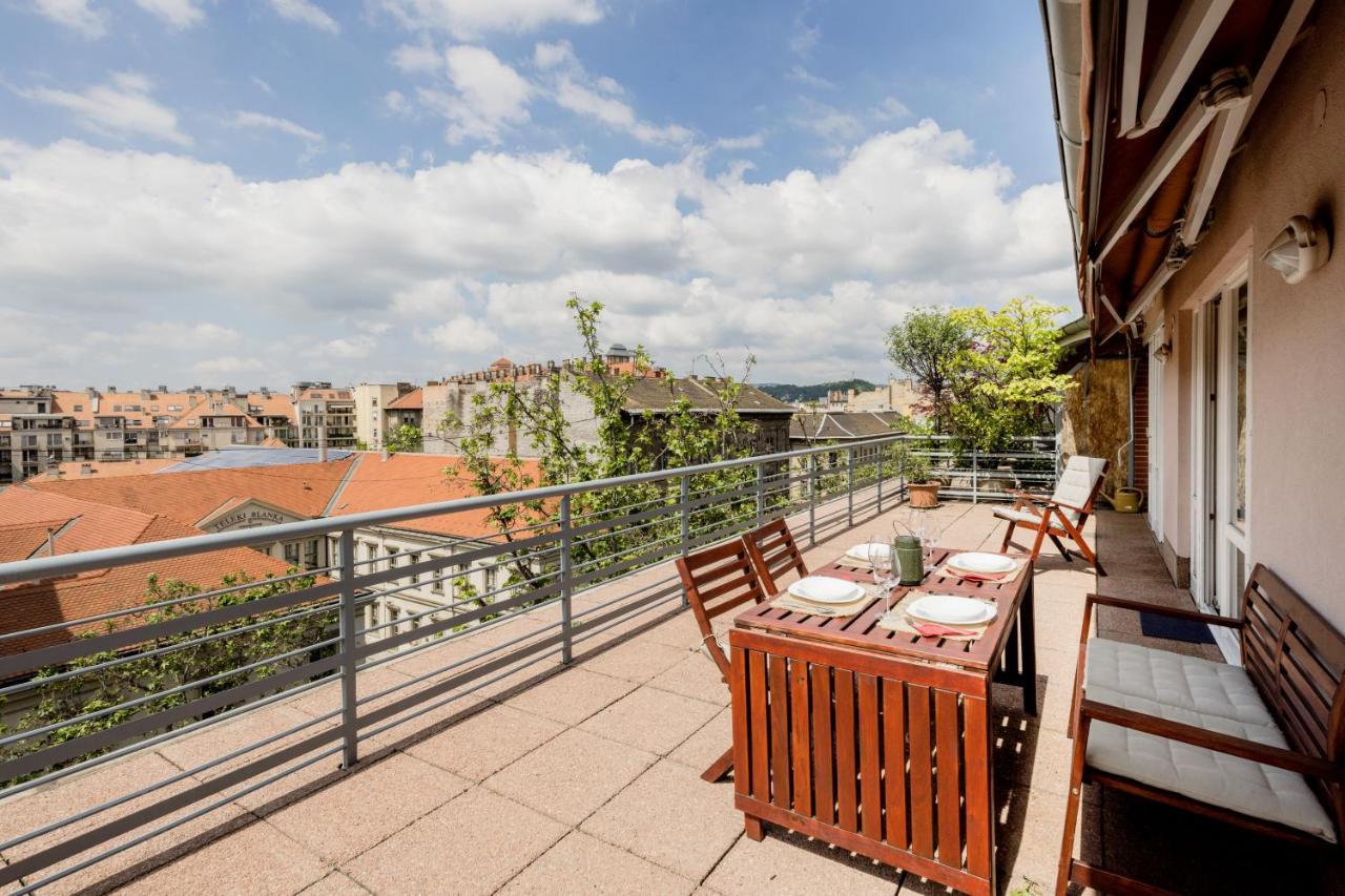 בודפשט Bright And Spacious Penthouse W/ Terrace & Parking מראה חיצוני תמונה